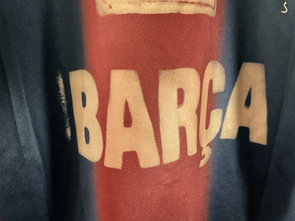 Home barcelona 2001 travis (1)